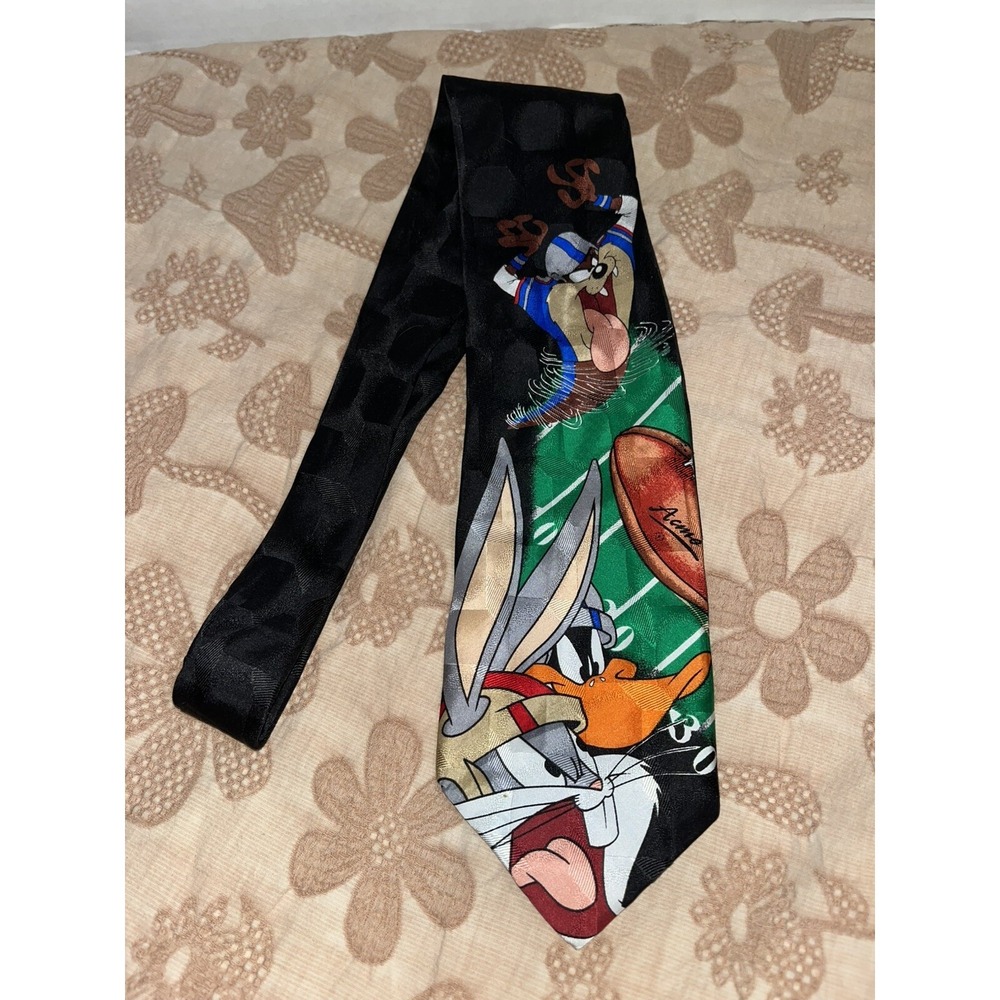 Looney Tunes Mania Taz Daffy Bugs Golf Print Necktie Silk 58" L - 3.85" W 1993